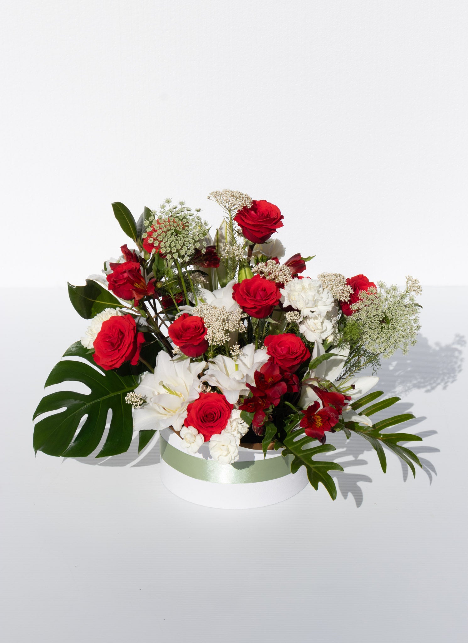 Boxed-Arrangement-Large-Mixed-Roses-2.jpg